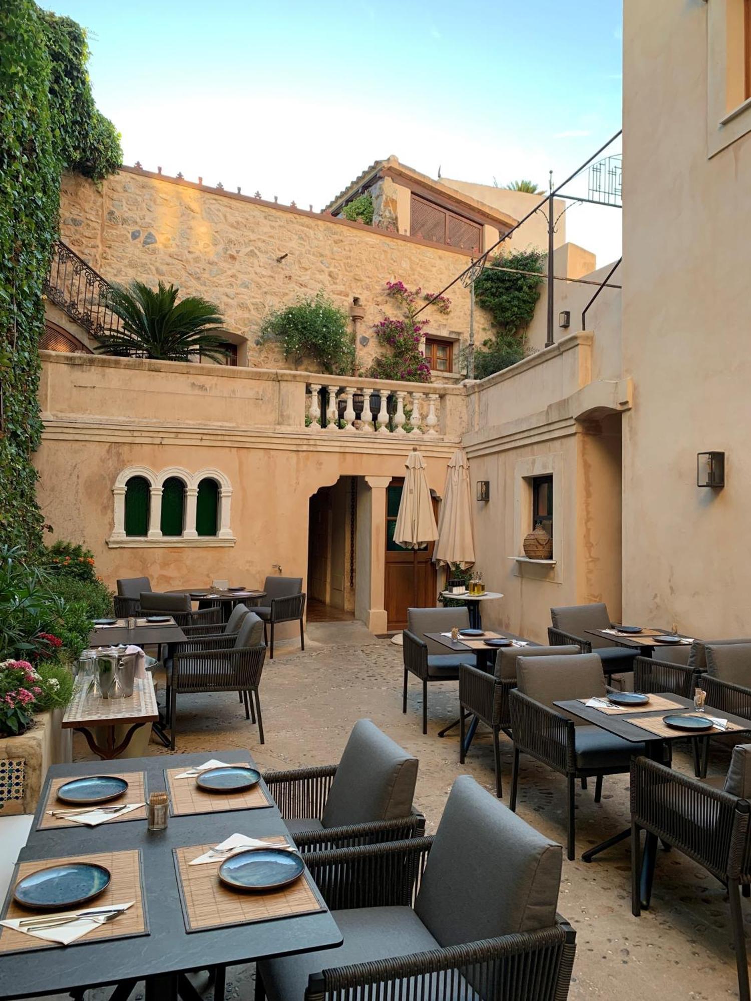 Hotel & Restaurant Jardi D'Arta Bagian luar foto